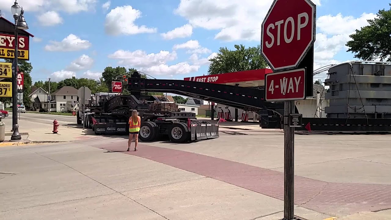 Oversize load tight turn