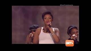 jennifer Hudson singing with Evelyn Champagne King Chaka Khan And TI, on The Soul Train Award 2013