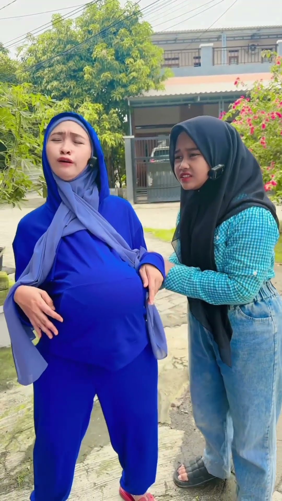 PERUT BUNDA DIJAH JADI GENDUT ?