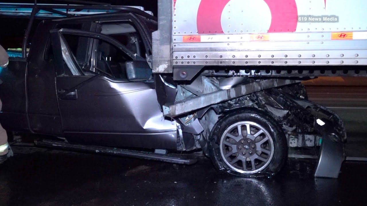 Driver Crashes Into Semi And Burst Into Flames - YouTube