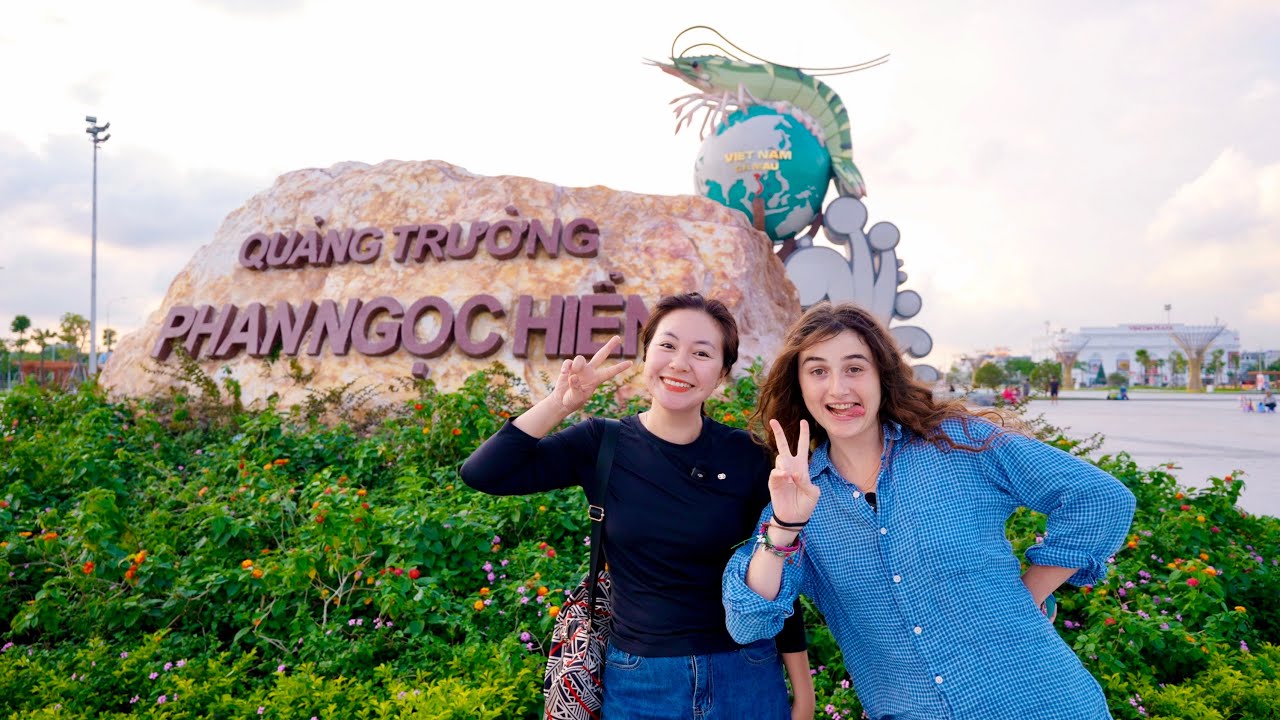 CÙNG CÔ GÁI ISRAEL XINH ĐẸP VỀ CÀ MAU ĂN ĐẶC SẢN BÁNH TẦM CAY GÂY XÚC ĐỘNG NHỚ MÓN QUÊ NHÀ