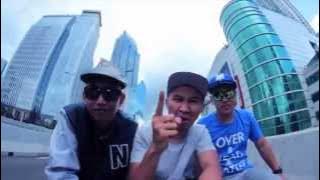 Wizzow & Della MC - Selamat Pagi (feat. Bakhes) [ ]