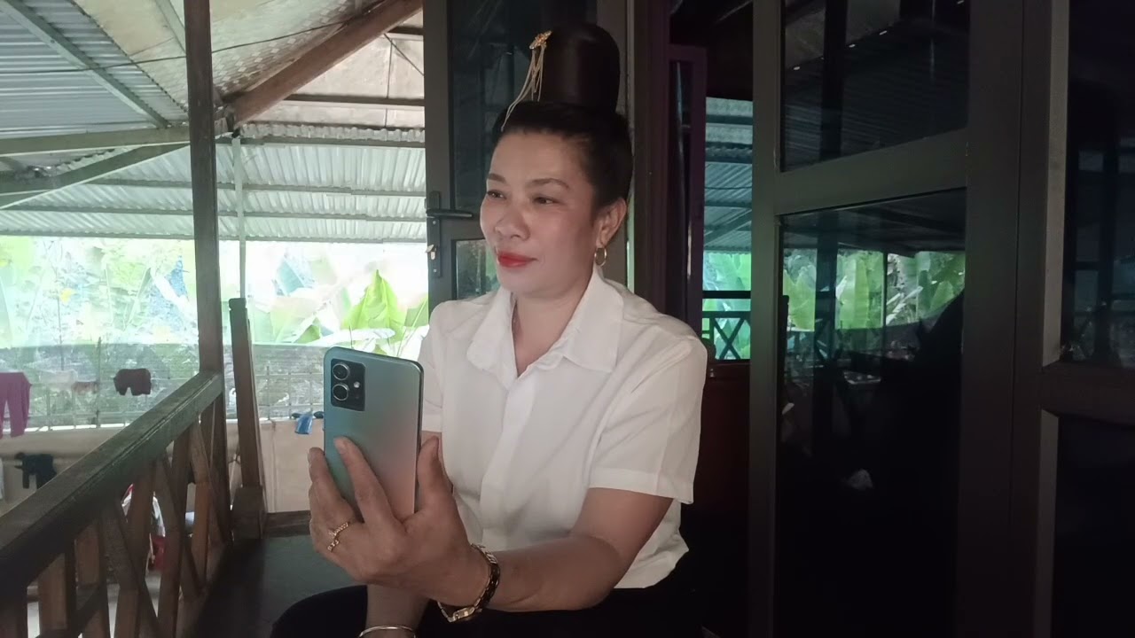 Lò Buông và lò Hoa nói chuyện bài buồn với nhau 😭😭😭😭😭