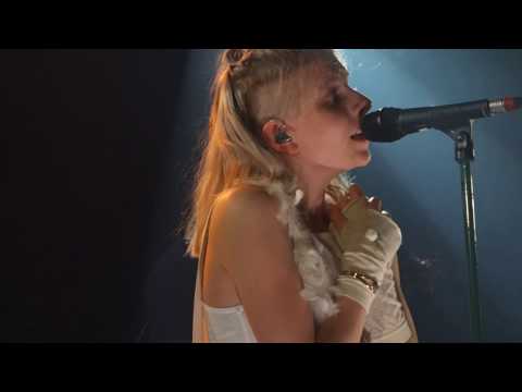 Aurora - Little Boy In The Grass @ La Maroquinerie Paris