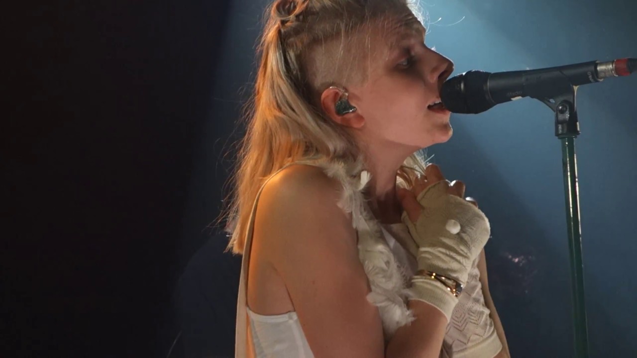 Aurora - Little Boy In The Grass @ La Maroquinerie Paris