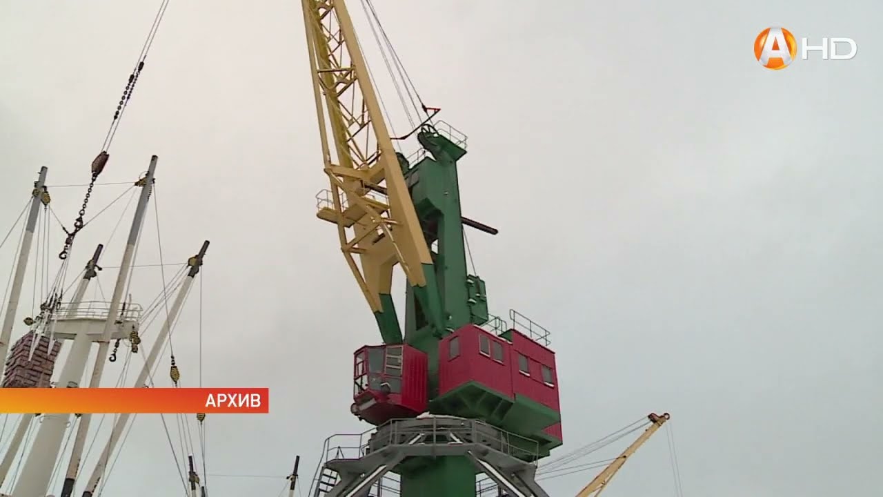 В рыбный порт Мурманска вновь прибыло транспортное судно «Арктик Спирит» с богатым уловом мойвы