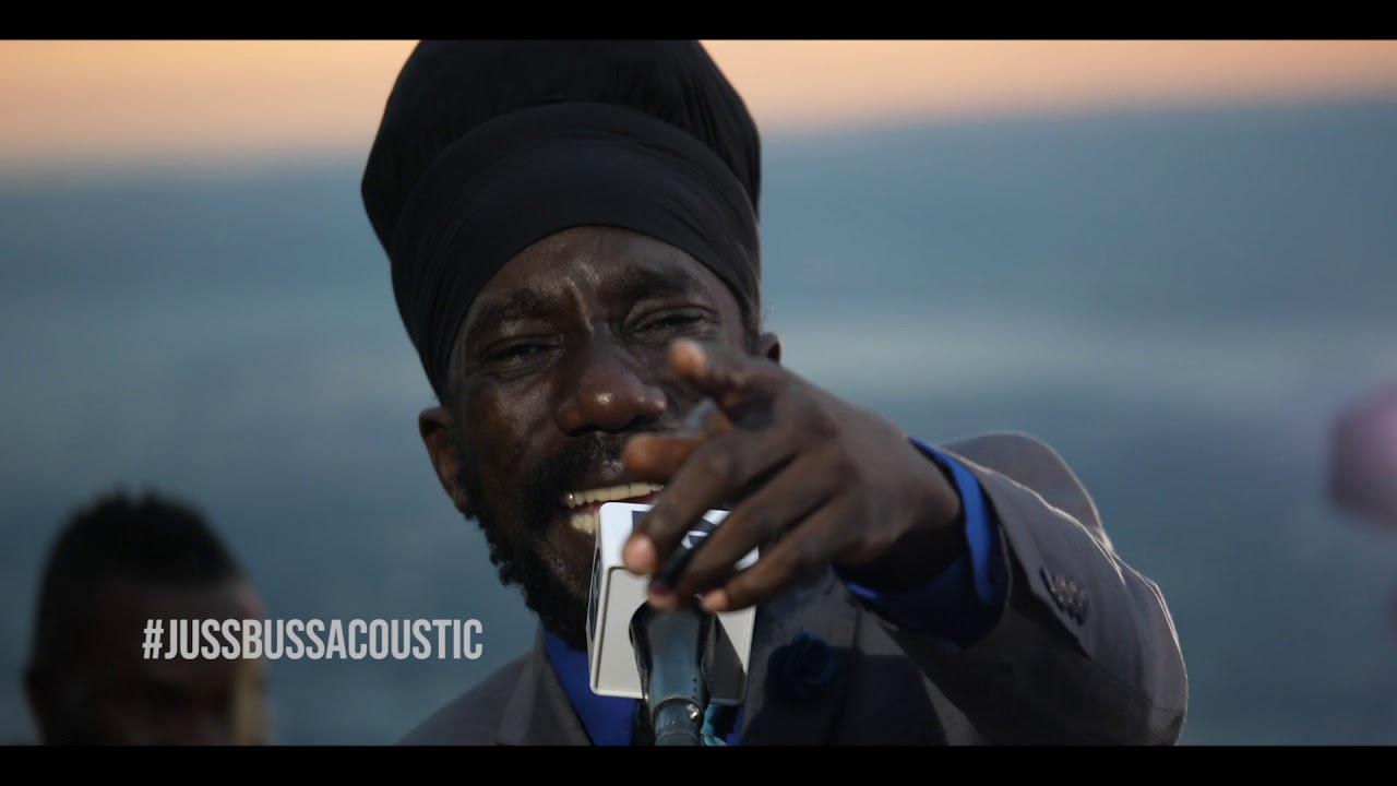 Sizzla: "Taking Over" (Acoustic)