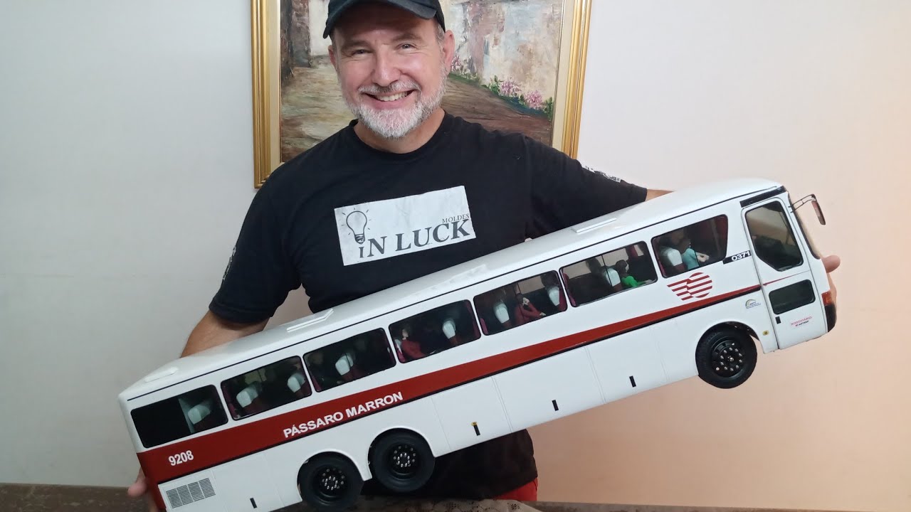 Ônibus de controle remoto O 371