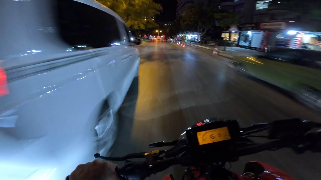 The MACHİNEGUN-Benelli 125s-Top speed-Dip gaz -Best 125cc bike ever?