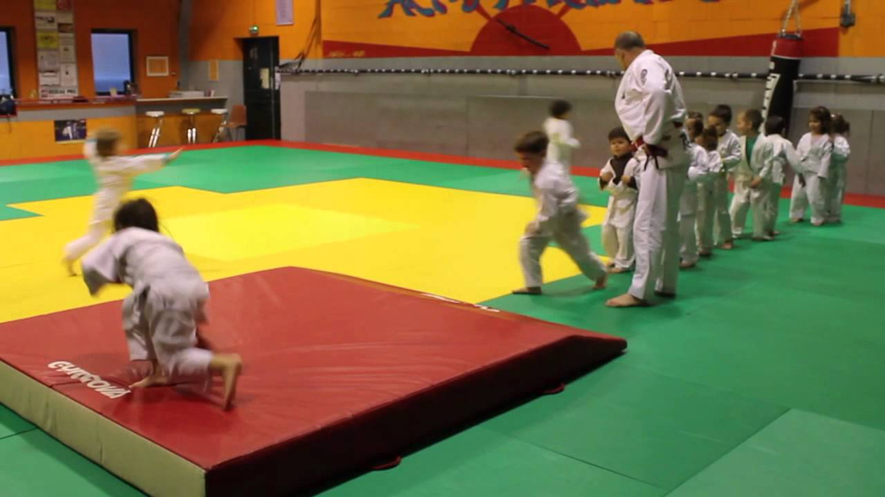 Petits Loups EVEIL JUDO YouTube