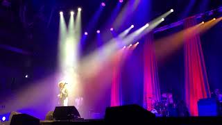 Jeff Beck - You Know You Know (Rhonda Smith) - Prague - 11.7.2022