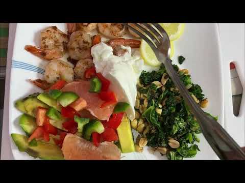 Jumbo Shrimp with kale  healthy salad, ক্যাল শাকসবজি স্বাস্থ্যকর সালাদ সহ জাম্বো চিংড়ি