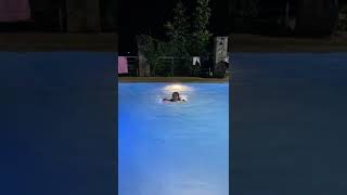 Prenses İdil havuz keyfii