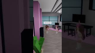 Seeing my bestie after tolerating other people😂💝⭐️#glitter #roblox #brookhaven @SparkleSquadGaming