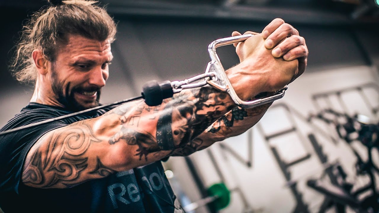 Timo Kujanen ja metabolis-funktionaalinen peruskuntotreeni – osa 1: yläkropan työntävät