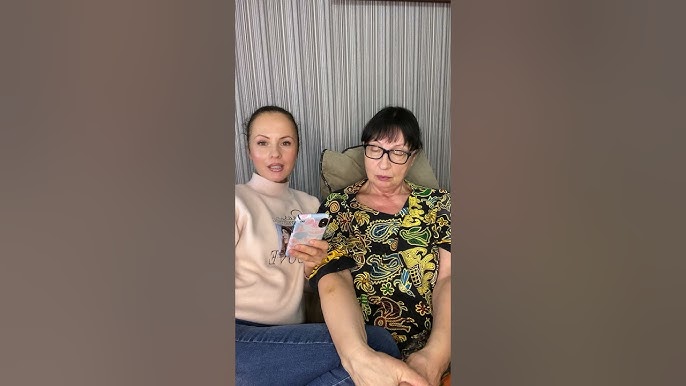 Жалаңаш қыздар ұйықтап жатыр (суреттерді қараңыз)