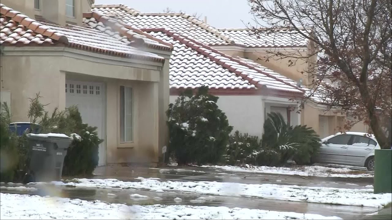 Powerful storm pounds Southern California with rain, snow - YouTube