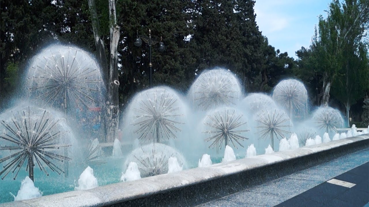 Fountain on Seaside boulevard, Baku, Azerbaijan| Moments&Places