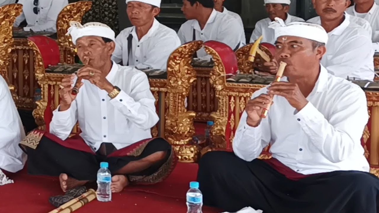 Tabuh  lelambatan Semarandana untuk hari raya galungan oleh  sekaa Gong Desa Adat  bukit jati i