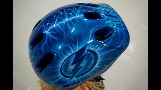 Airbrushing on helmet tutorial: how to create simple but impressive design.