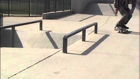 Skateboard Trick - Nollie Backside Lipslide