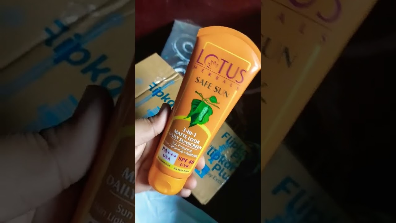 Lotus sunscreen review 3 in 1 MATTE LOOK Daily sunscreen SPF 40 UVB😍