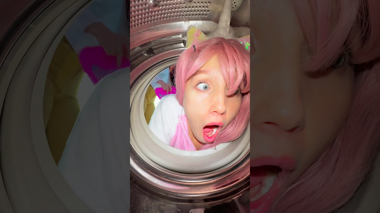 She decided to wash not only her clothes 🙀🧼