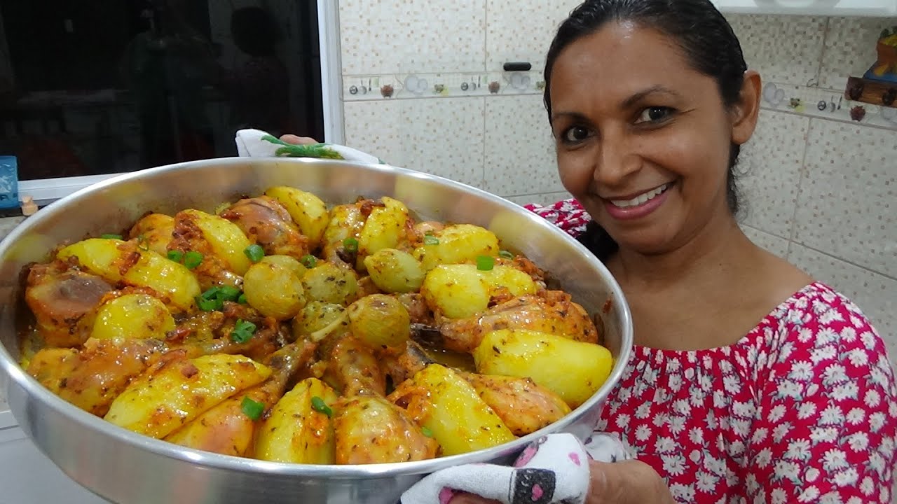 COMO FAZER COXAS DE FRANGO NO FORNO COM BATATAS CORADAS