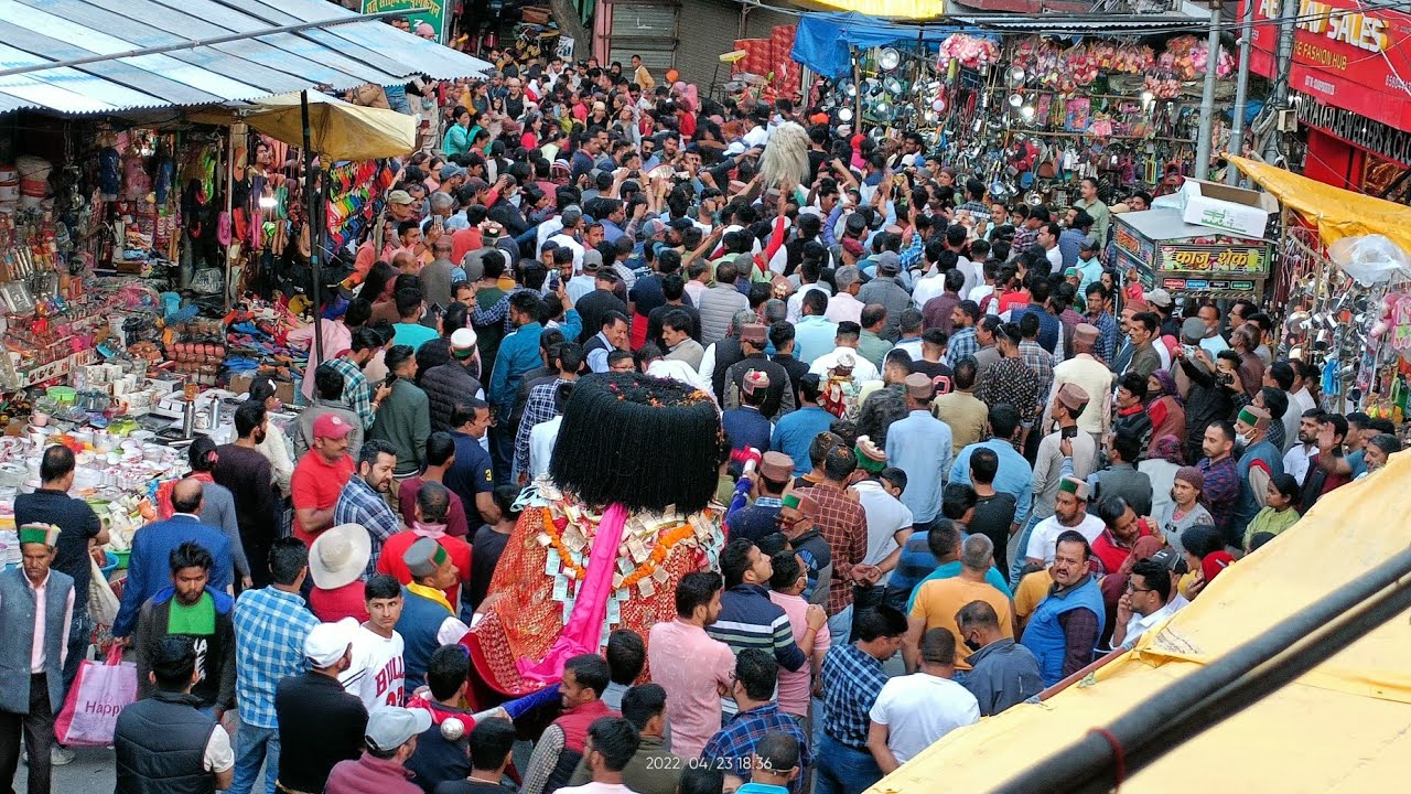 रोहड़ू मेला / देवता शिकडू महाराज की शोभायात्रा देवआस्था मे जमकर झूमें लोग। उमड़ा आस्था का सैलाब Rohru