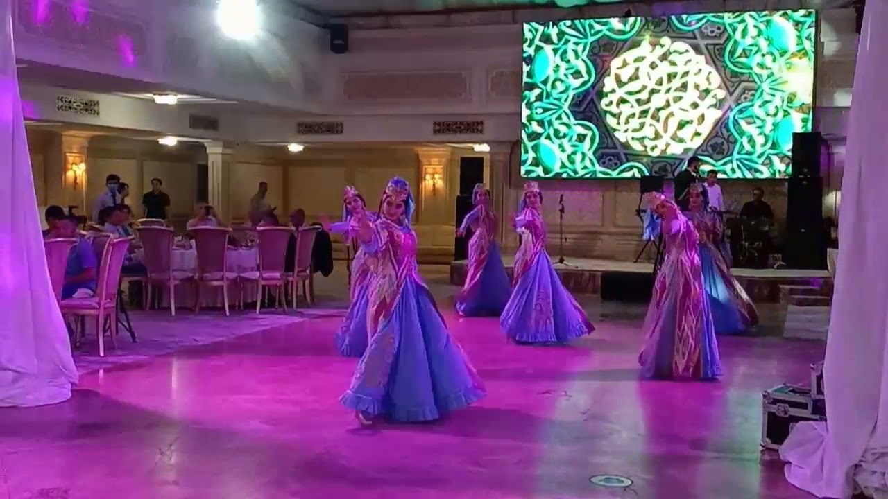 Amazing Uzbekistan national dance !