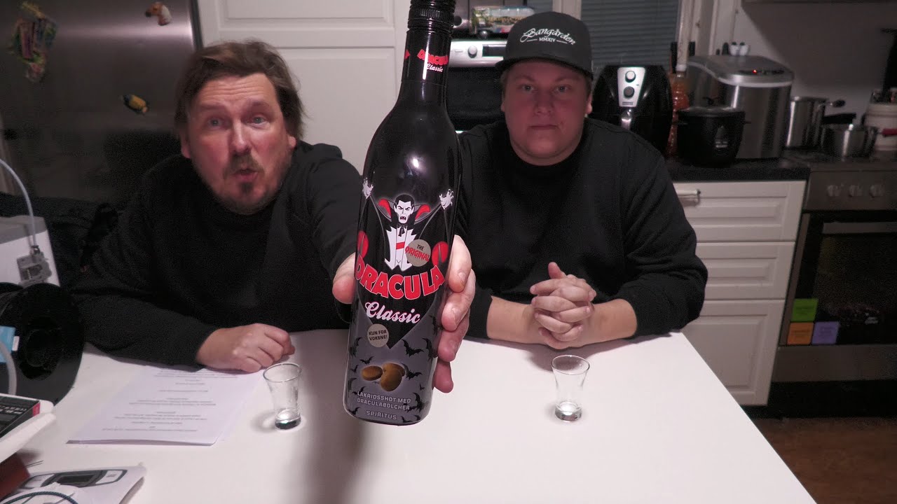 Unboxing Review Smakprovning Dracula Classic Lakridsshot med Draculabolcher 16,4% från Boardershop