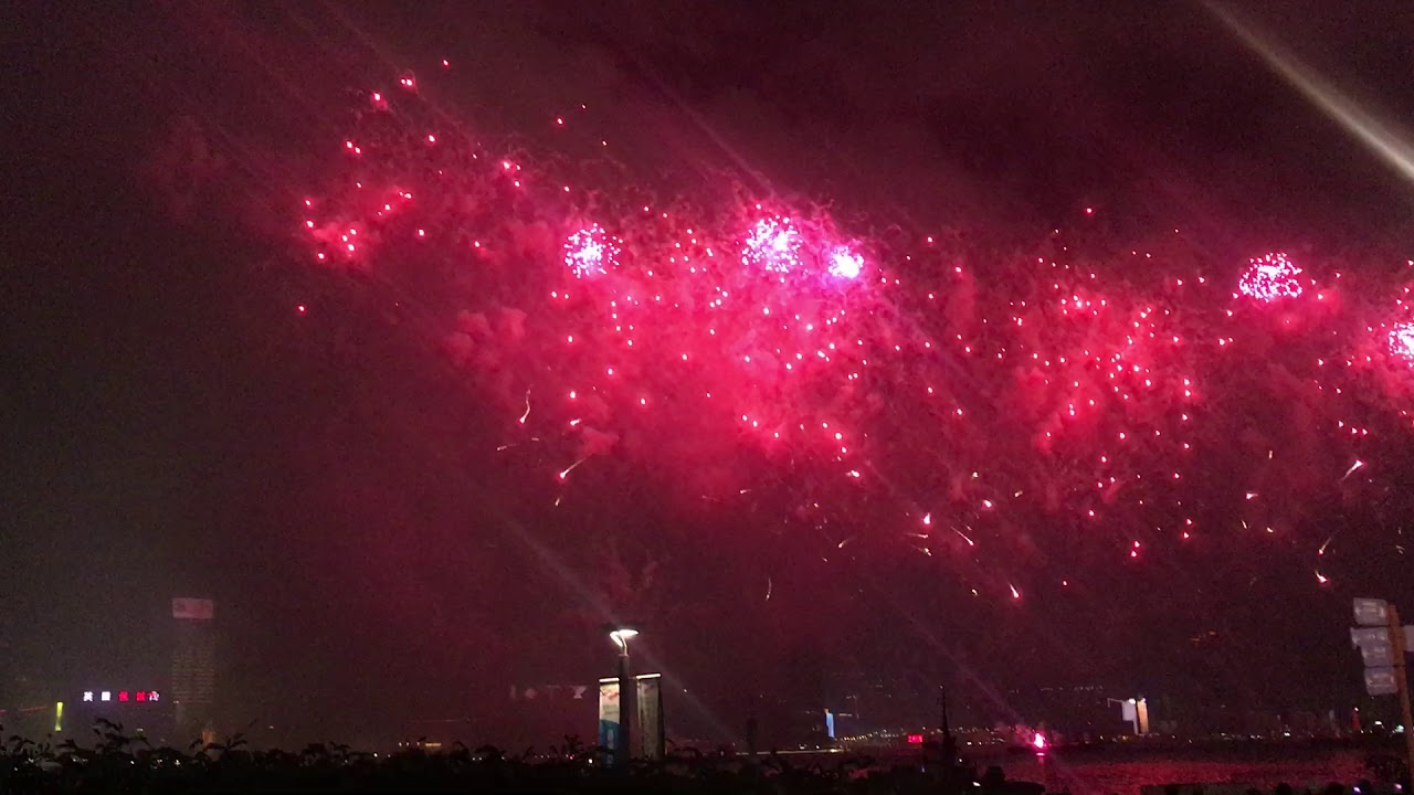 Fireworks lunar year china smog problem another harbor hong kong victoria chinese over Chinese New Year Fireworks 2019 in Hong Kong - YouTube