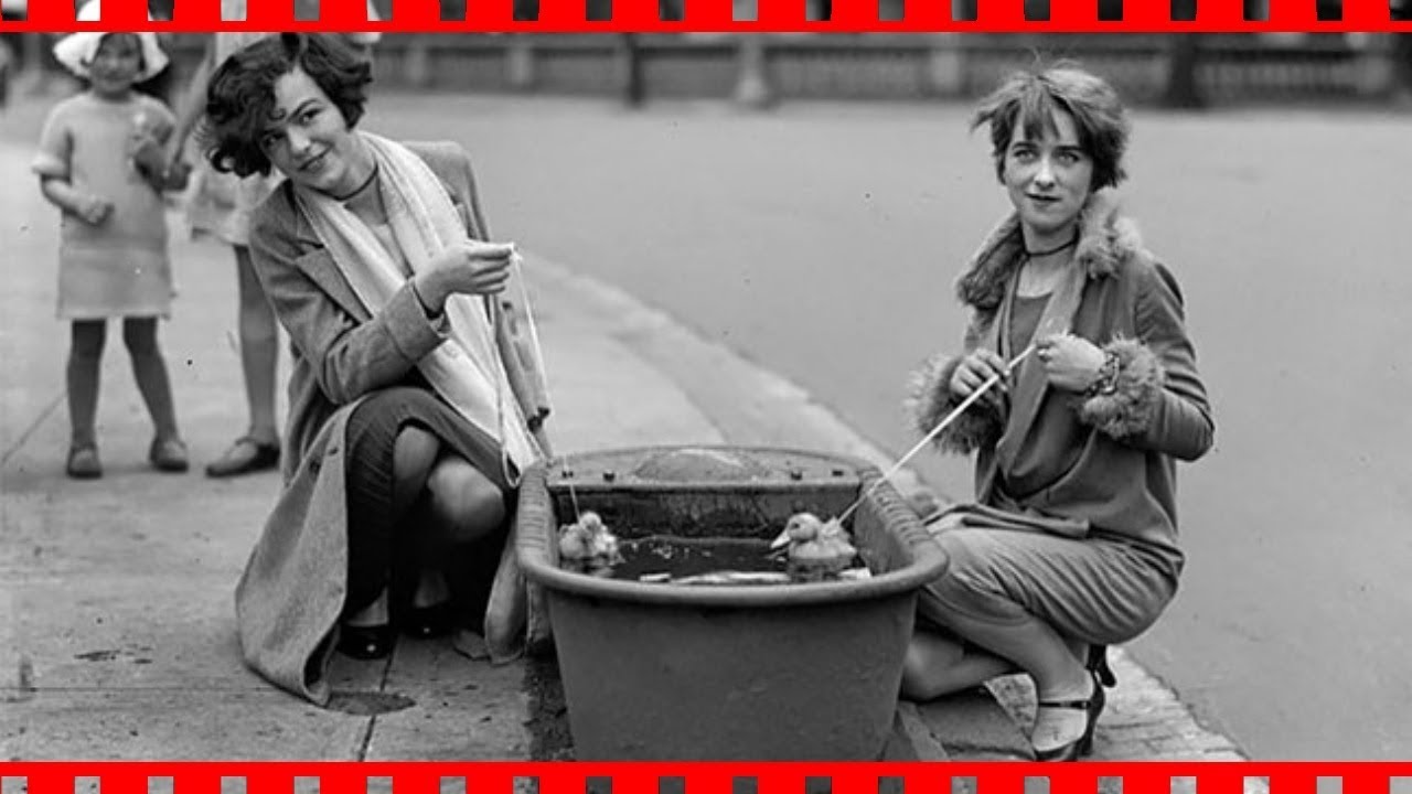 Vintage Photos Of The Amazing Women’s Street Style From The 1920s