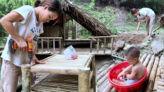 The life of a mother and daughter in the forest. make bamboo utensils. Completed kitchen cabinets