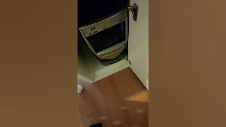 What mac users think it is like to own a windows desktop #gaming #pcs #shorts