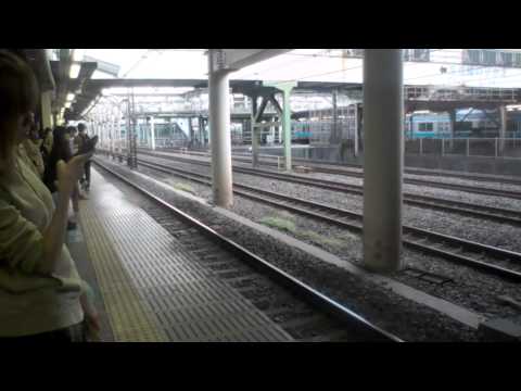 特急フレッシュひたちE653系　日暮里（常磐快速線ホーム）通過