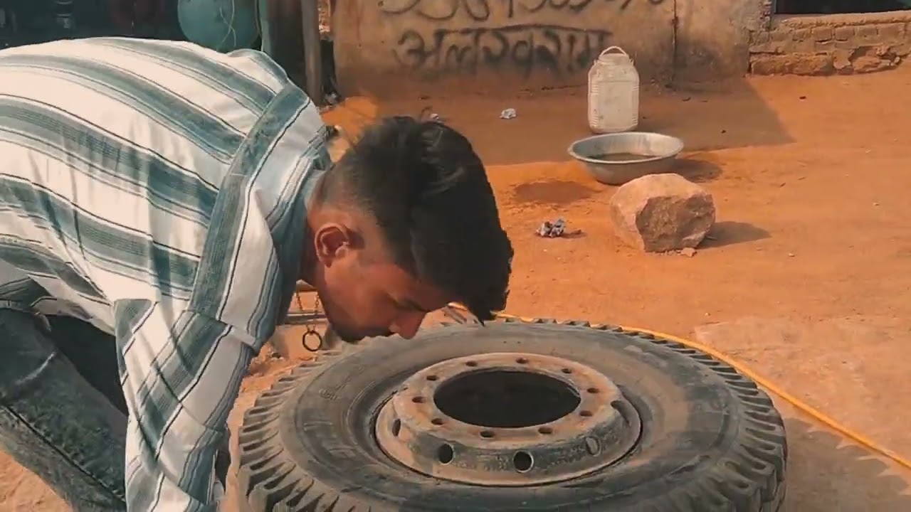 पंचर सुधारना सीखे ❤️🙏🏻💯#comedy #funny #hindi #workout #trending #reels #fly 