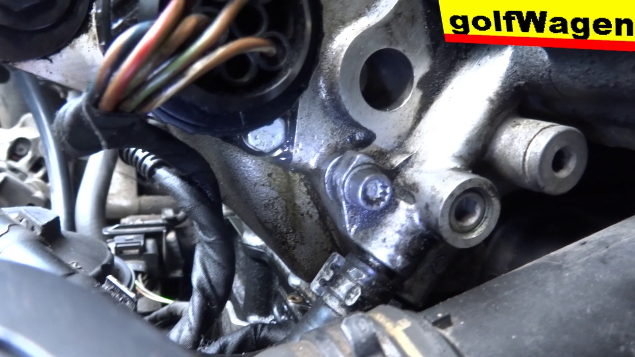 VW Golf 5, why we AIRBAG light is lit, I found where the engine is