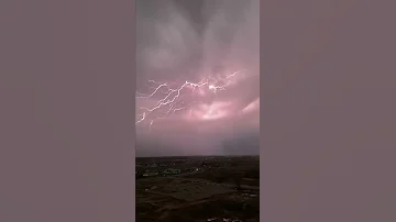 Молния чуть не взорвала дом!