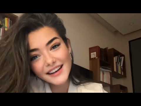 ماذا أقول له لو جاء يسألني إن كنت أكرهه أو كنت أهواه نزار قباني  اكسبلور نزار قباني