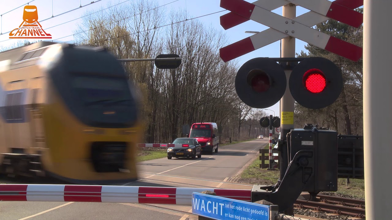 DUTCH RAILROAD CROSSING - Sterksel - Pastoor Thijssenlaan