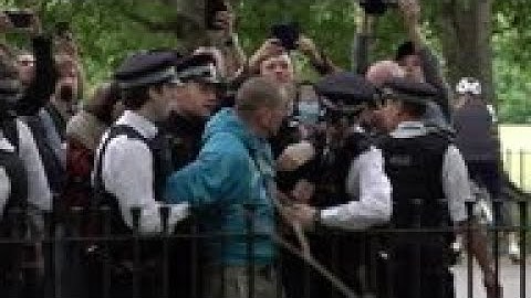 London police make arrests at anti-lockdown rally