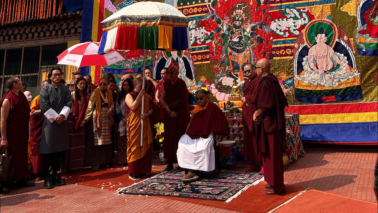 Trichen His Holiness the Sakya Trichen - YouTube