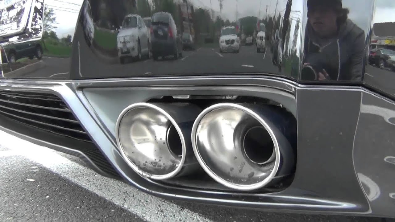 Teenagers 2013 Nissan GTR - Fast Acceleration, Revs, Fly By