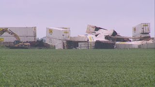 Train derails in western Illinois