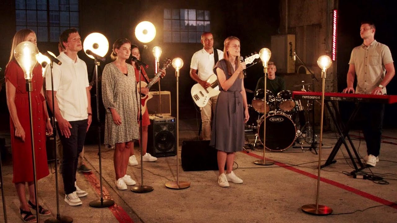 Han som selv i Kristus oss utvalgte