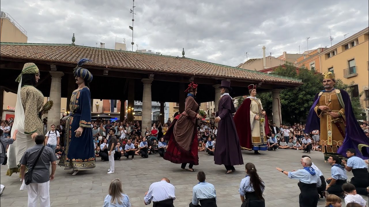 Entrada a plaça I balls - La Convidada de Granollers 2023