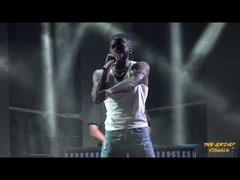 Daliwonga Performing Izolo at Metro FM Heatwave