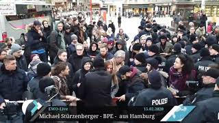 Moslem Schlägt In Hamburg Bei Bpe Aufs Mikrofon