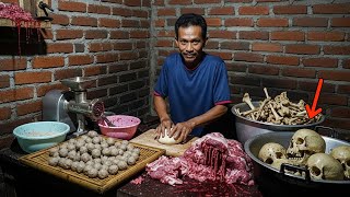 Download Lagu MALANG GEMPAR : Lezatnya Bakso Daging Giling ODGJ, bikin pelanggan ketagihan! MP3 Download Lagu MALANG GEMPAR : Lezatnya Bakso Daging Giling ODGJ, bikin pelanggan ketagihan! MP3